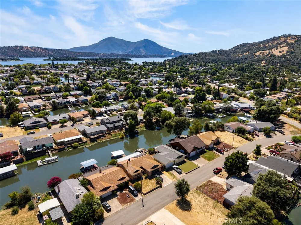 13297 Anchor Village Clearlake Oaks, CA 95423