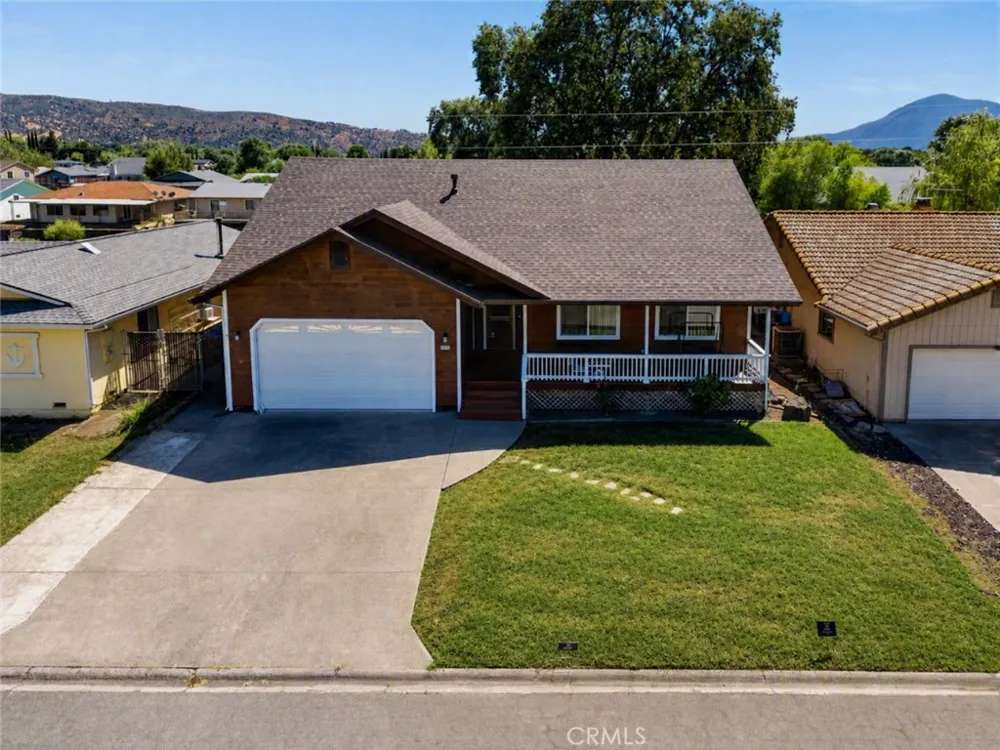 13297 Anchor Village Clearlake Oaks, CA 95423