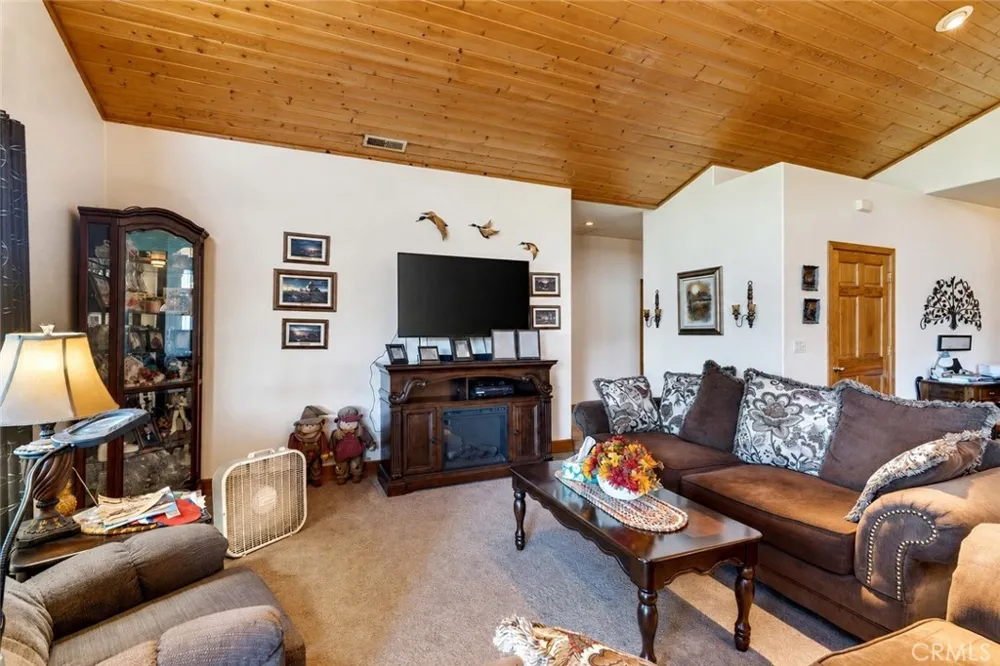 13297 Anchor Village Clearlake Oaks, CA 95423