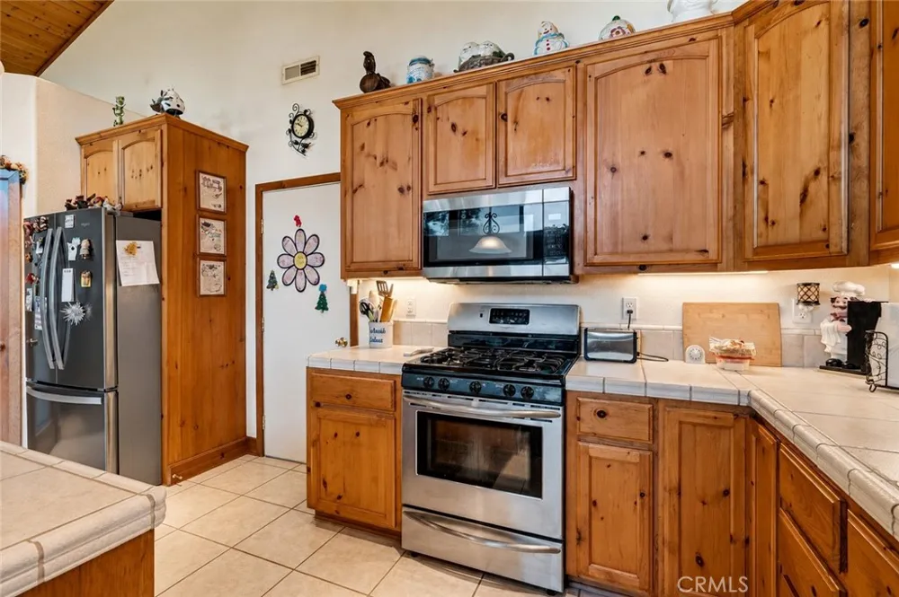 13297 Anchor Village Clearlake Oaks, CA 95423