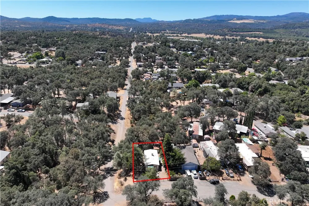 15993 27th Clearlake, CA 95422