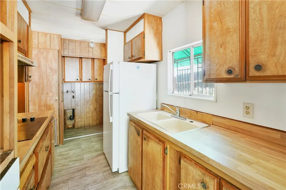 15993 27th Clearlake, CA 95422