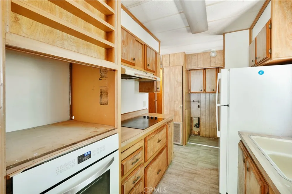 15993 27th Clearlake, CA 95422