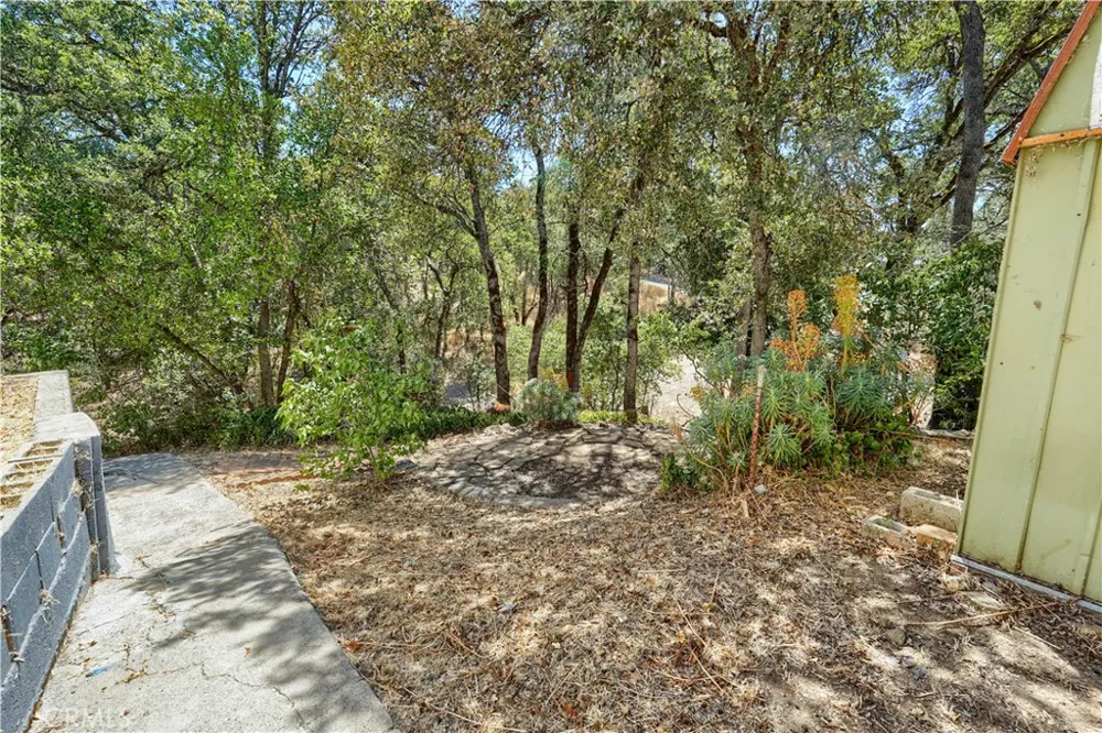15993 27th Clearlake, CA 95422