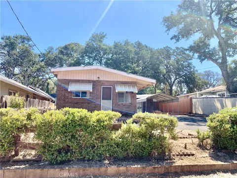 5823 Cottage