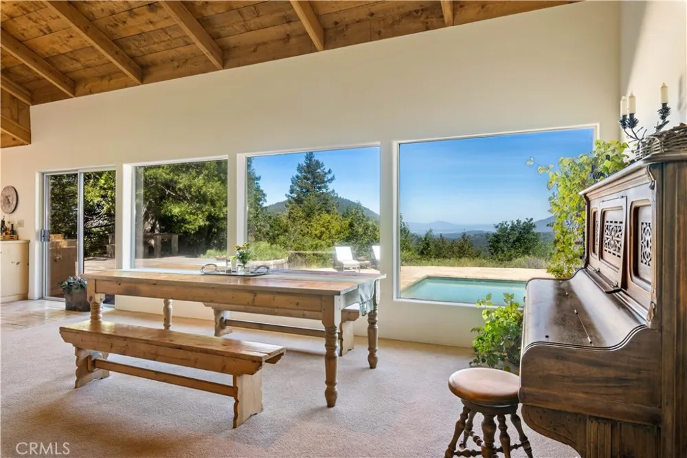 10401 Rosa Kelseyville, CA 95451
