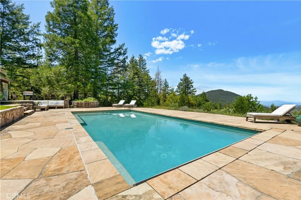 10401 Rosa Kelseyville, CA 95451