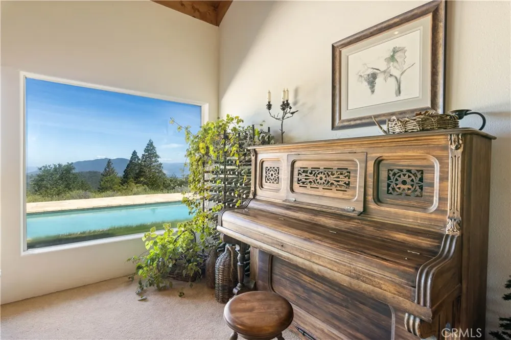10401 Rosa Kelseyville, CA 95451