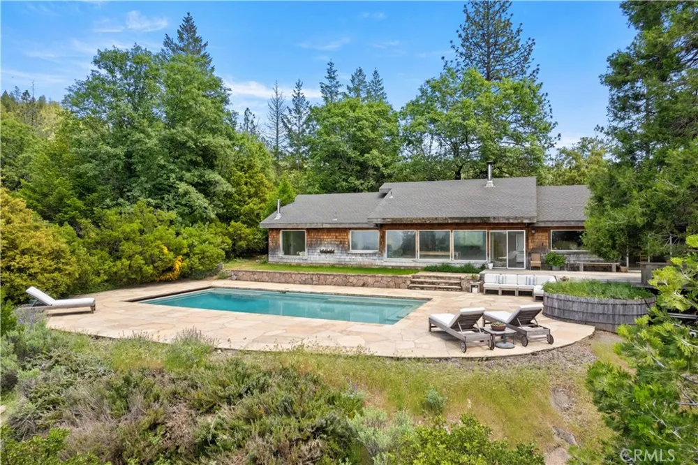 10401 Rosa Kelseyville, CA 95451