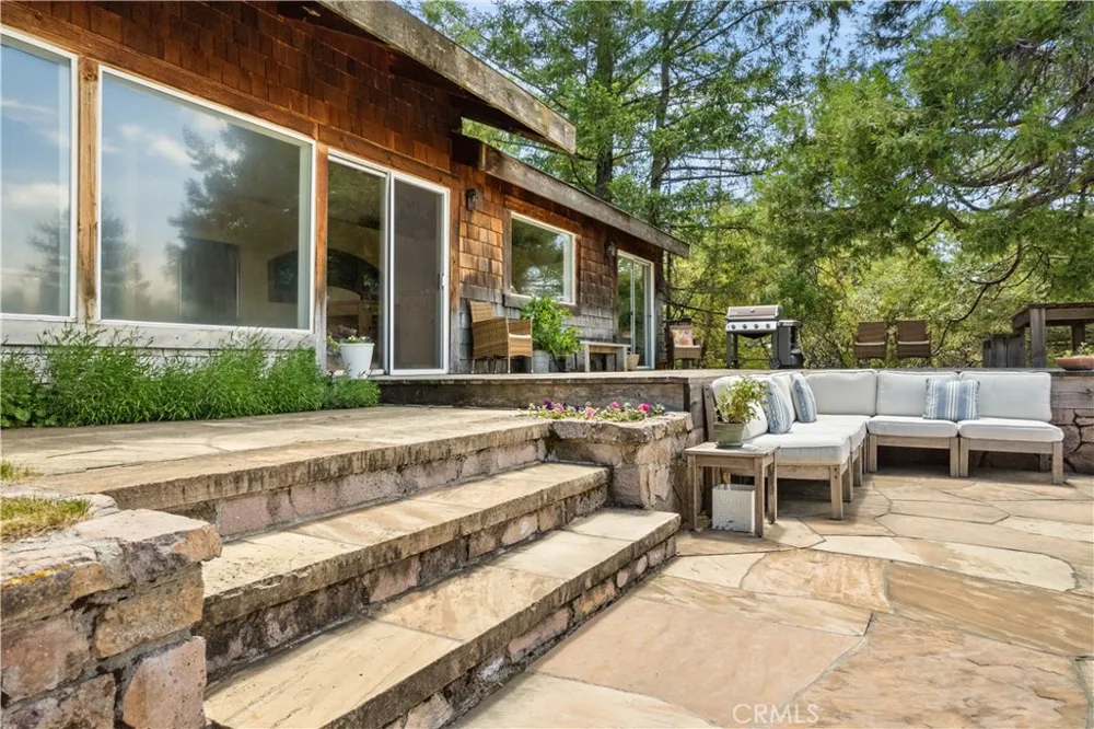 10401 Rosa Kelseyville, CA 95451