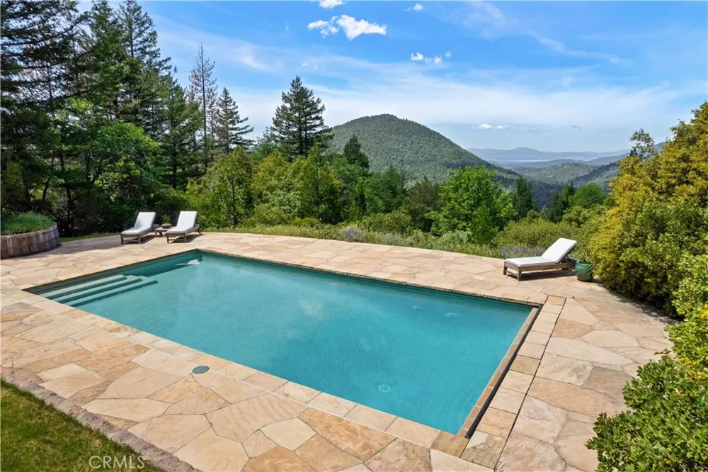 10401 Rosa Kelseyville, CA 95451
