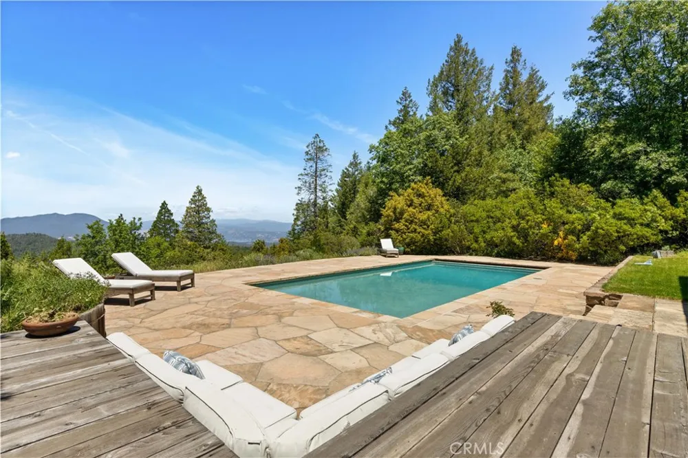 10401 Rosa Kelseyville, CA 95451