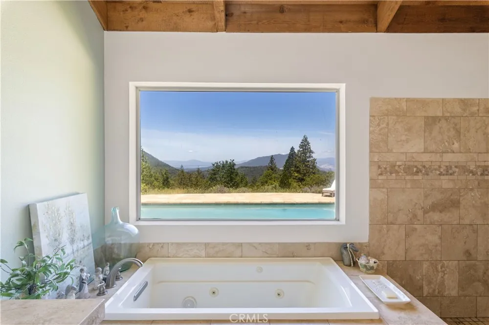 10401 Rosa Kelseyville, CA 95451