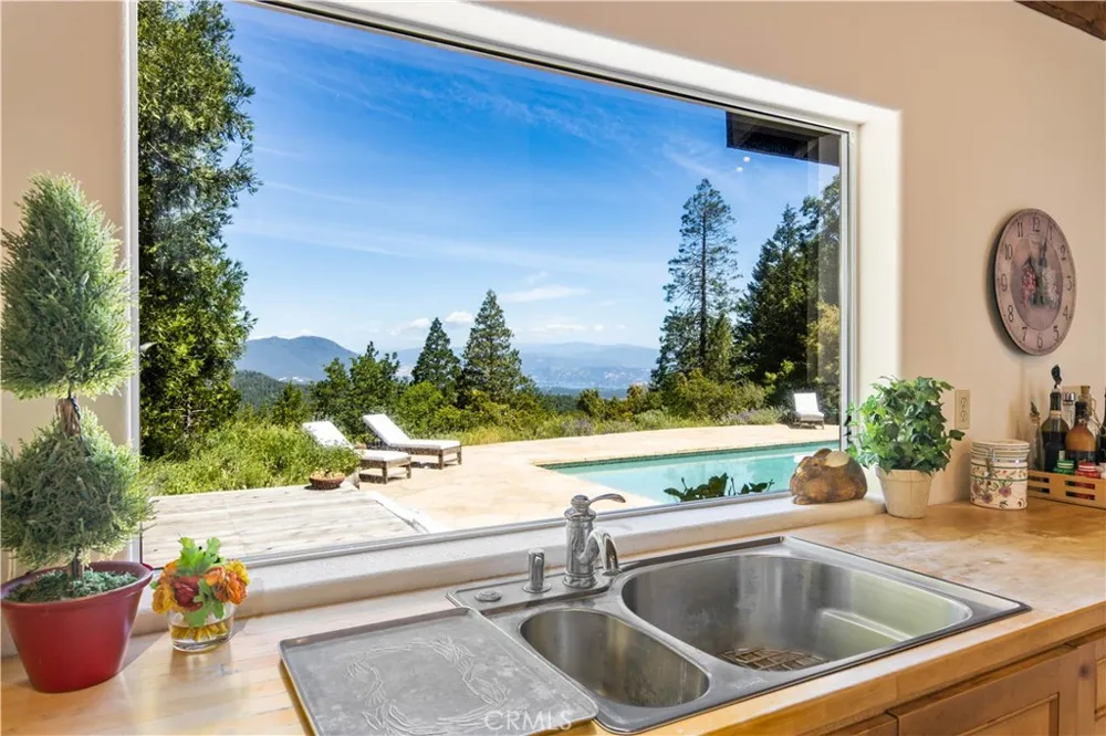 10401 Rosa Kelseyville, CA 95451