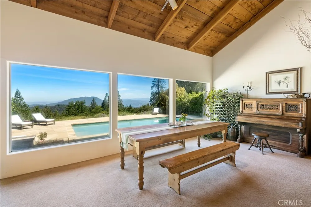 10401 Rosa Kelseyville, CA 95451
