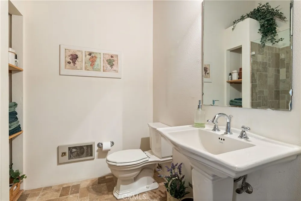10401 Rosa Kelseyville, CA 95451