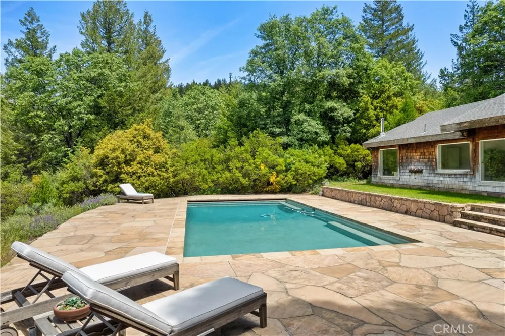10401 Rosa Kelseyville, CA 95451