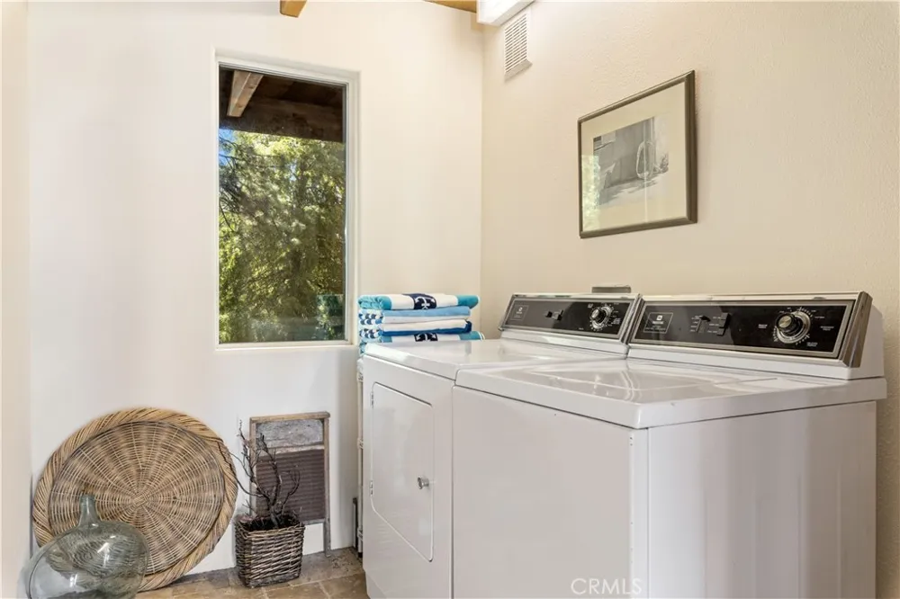 10401 Rosa Kelseyville, CA 95451