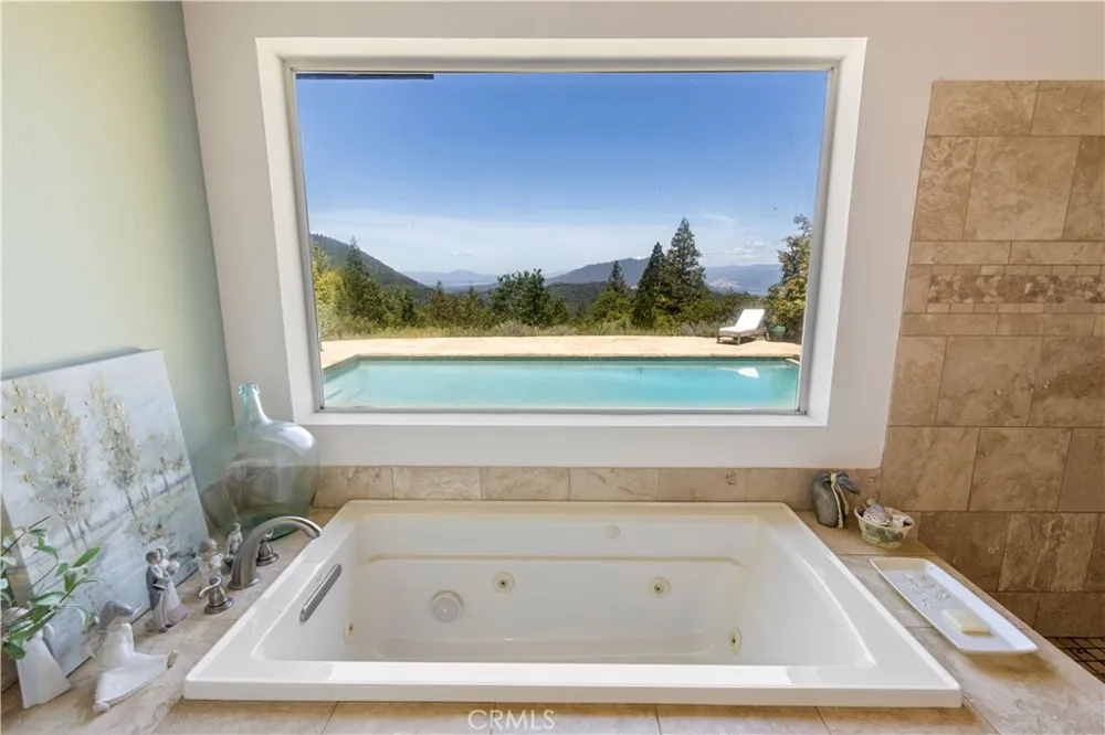 10401 Rosa Kelseyville, CA 95451