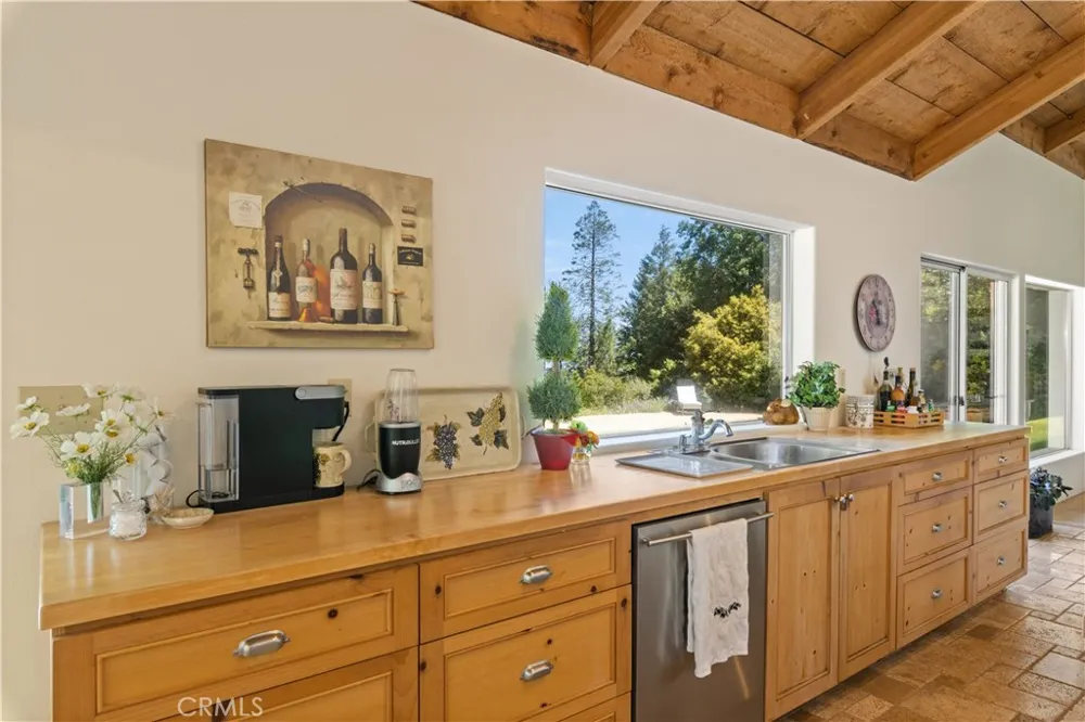 10401 Rosa Kelseyville, CA 95451