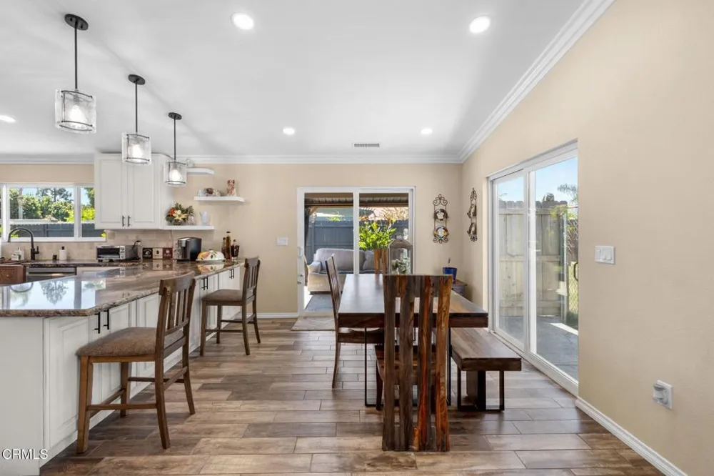 817 Calle La Sombra Camarillo, CA 93010