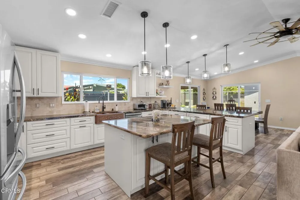 817 Calle La Sombra Camarillo, CA 93010