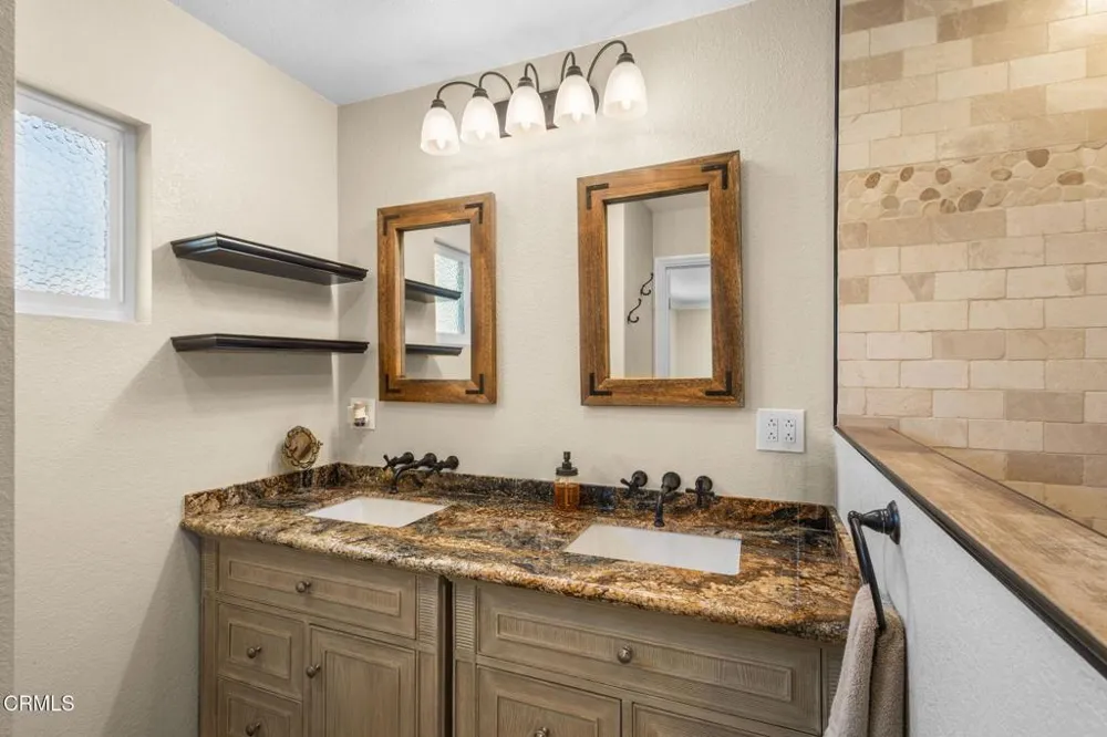 817 Calle La Sombra Camarillo, CA 93010