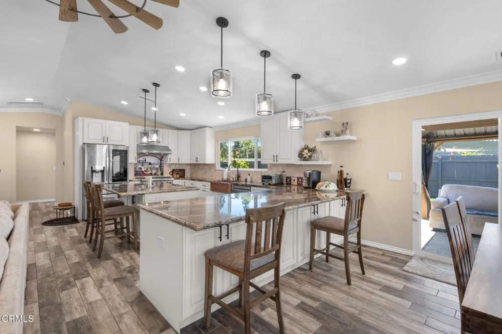 817 Calle La Sombra Camarillo, CA 93010