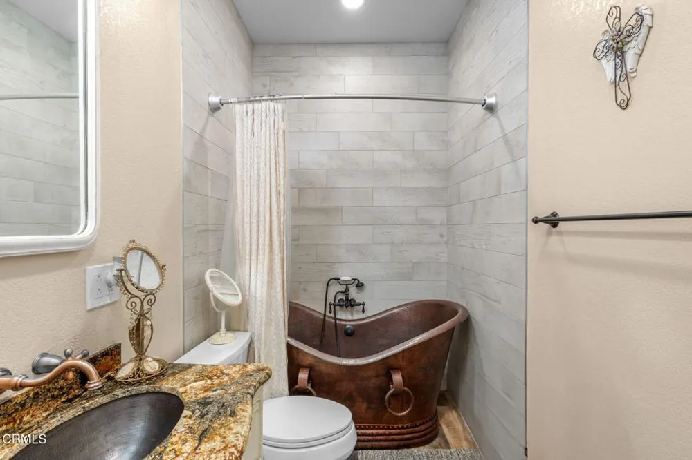 817 Calle La Sombra Camarillo, CA 93010