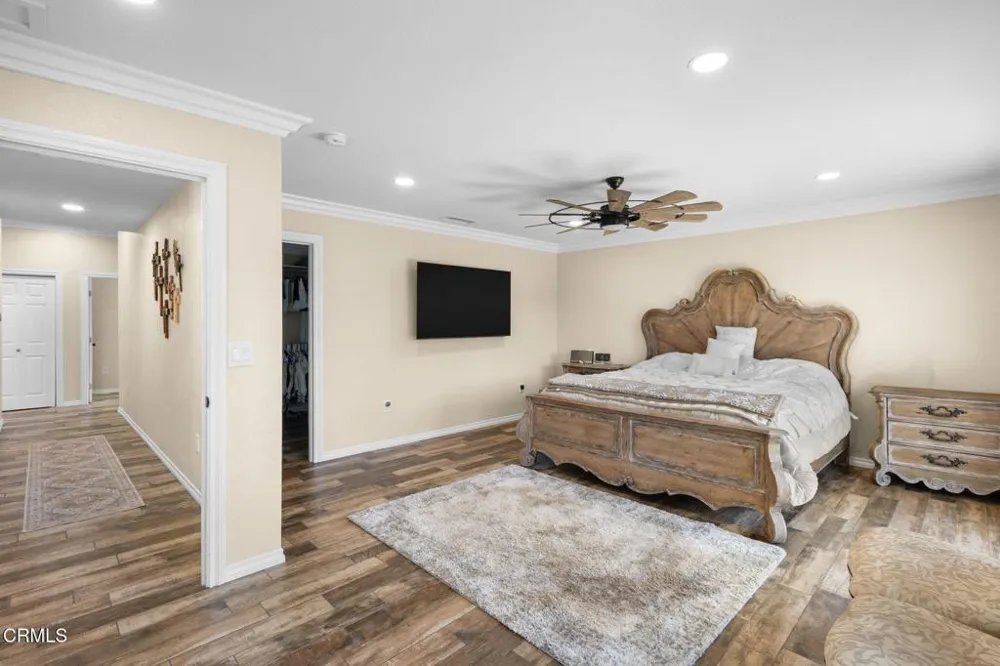 817 Calle La Sombra Camarillo, CA 93010