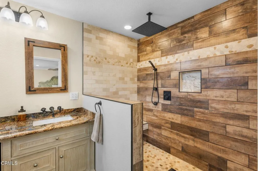 817 Calle La Sombra Camarillo, CA 93010