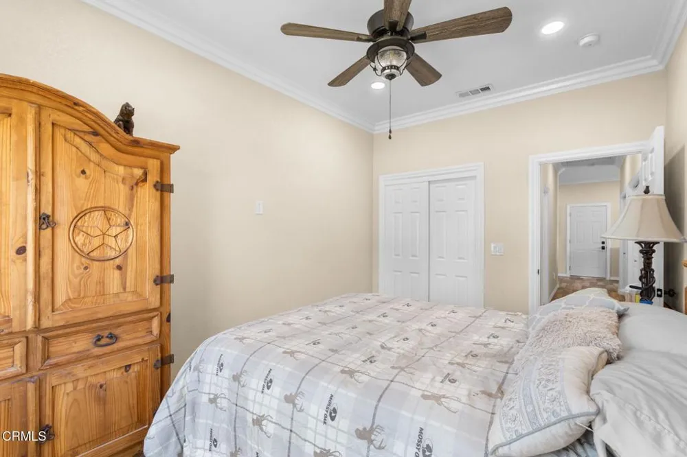 817 Calle La Sombra Camarillo, CA 93010