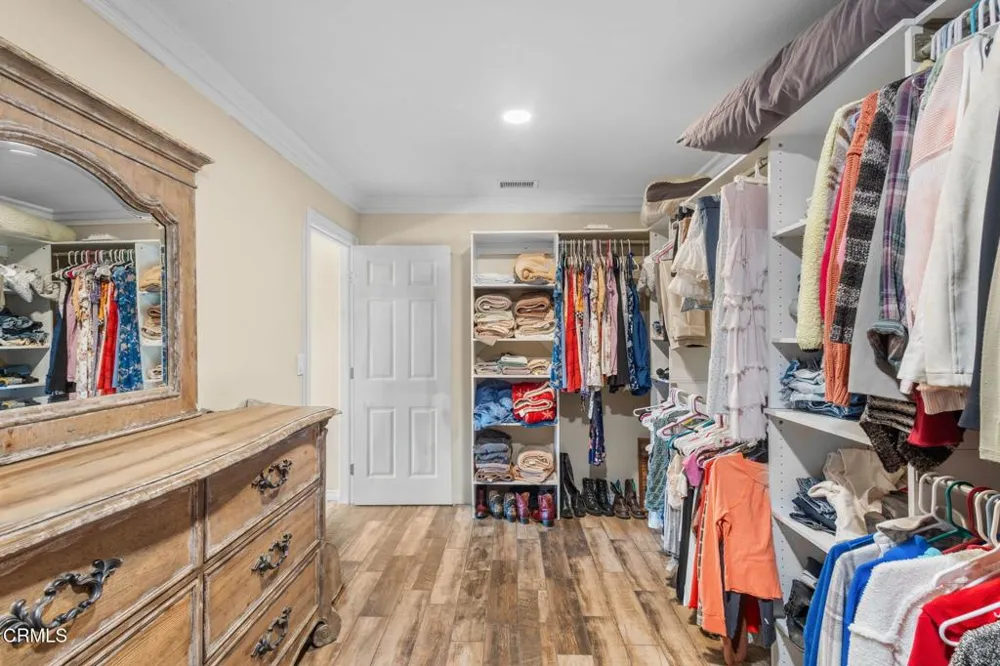 817 Calle La Sombra Camarillo, CA 93010