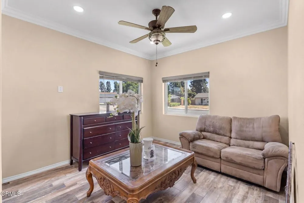 817 Calle La Sombra Camarillo, CA 93010