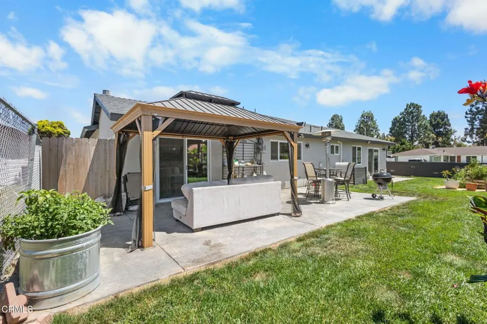 817 Calle La Sombra Camarillo, CA 93010