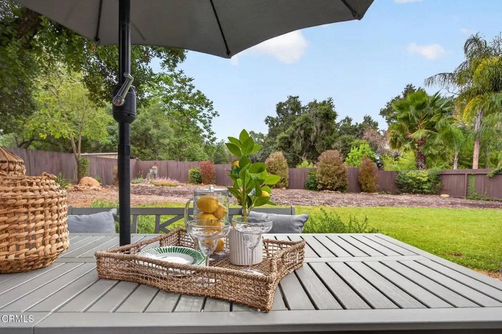 594 S La Luna Avenue Ojai, CA 93023