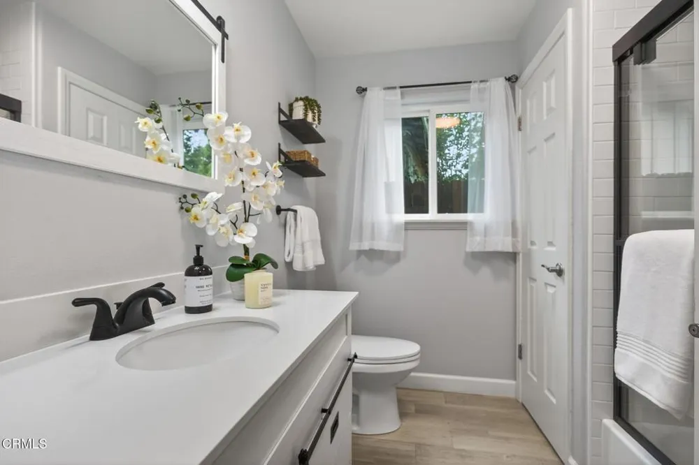 594 S La Luna Avenue Ojai, CA 93023