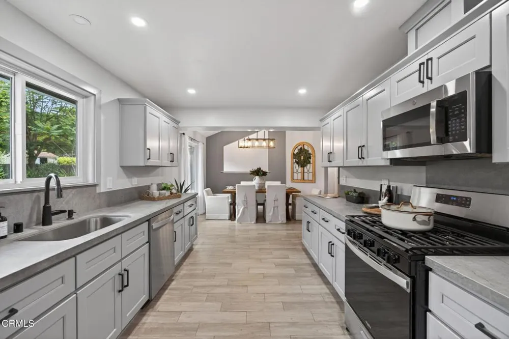 594 S La Luna Avenue Ojai, CA 93023