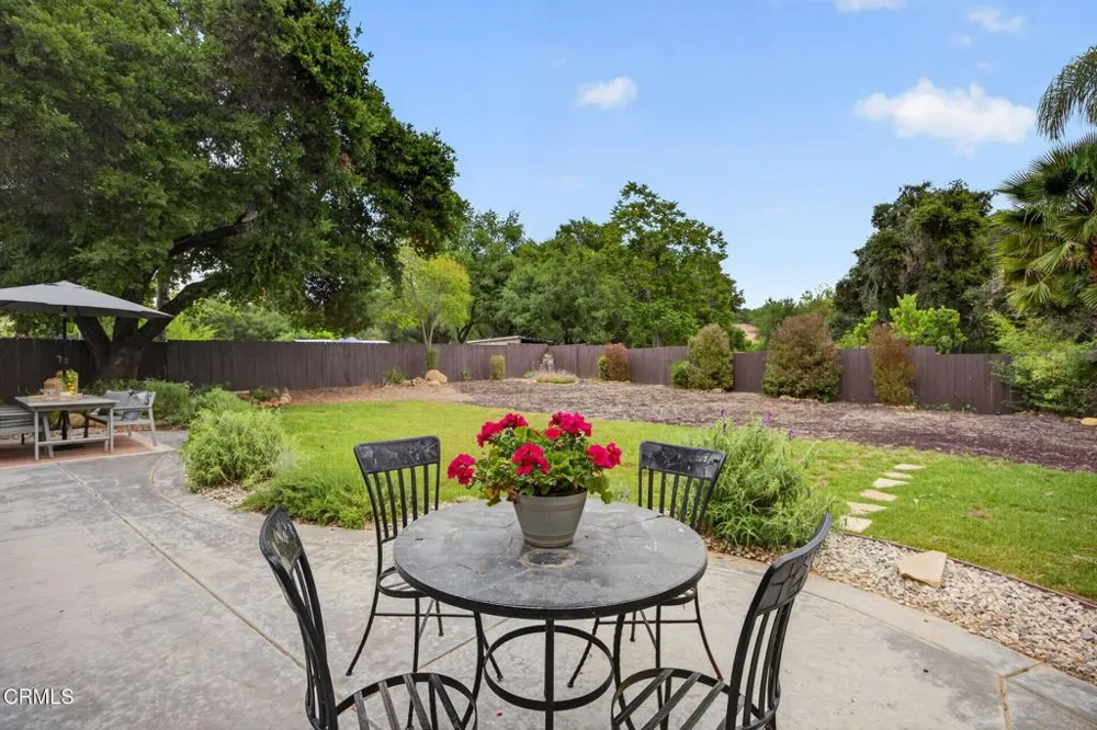 594 S La Luna Avenue Ojai, CA 93023