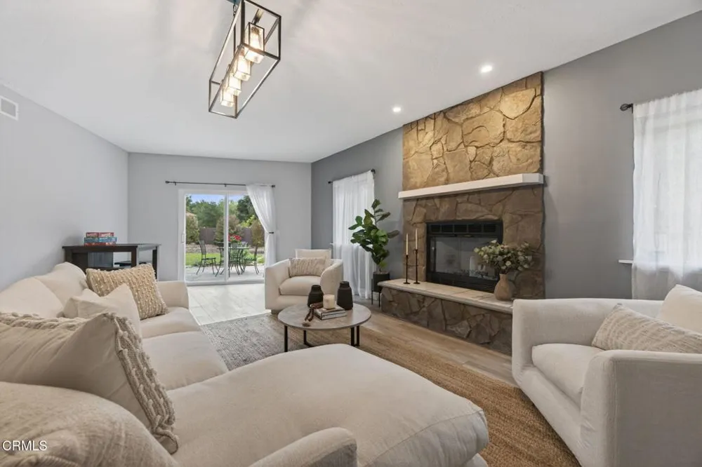 594 S La Luna Avenue Ojai, CA 93023