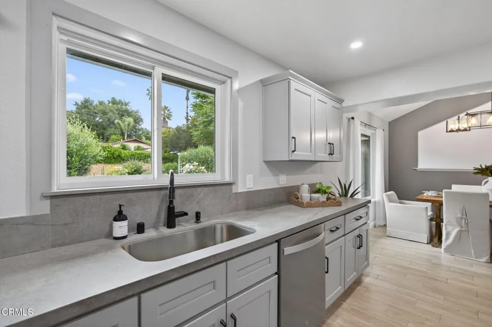 594 S La Luna Avenue Ojai, CA 93023