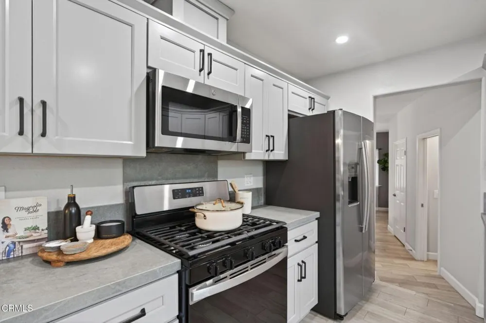 594 S La Luna Avenue Ojai, CA 93023