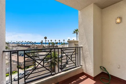 200 Pacific Coast Highway #302
