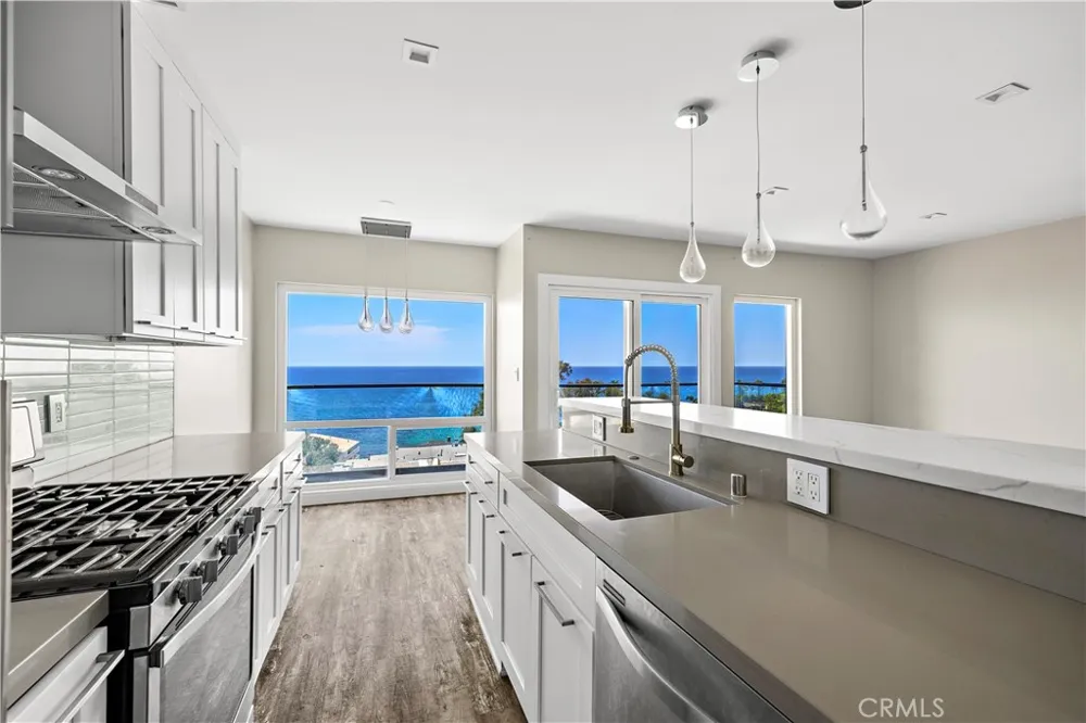 694 Coast #5 Laguna Beach, CA 92651
