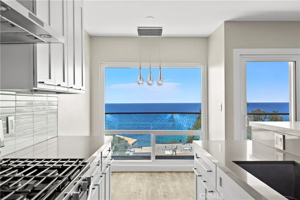 694 Coast #5 Laguna Beach, CA 92651