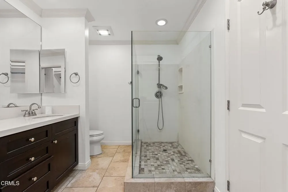 5325 Newcastle Avenue #126 Encino, CA 91316