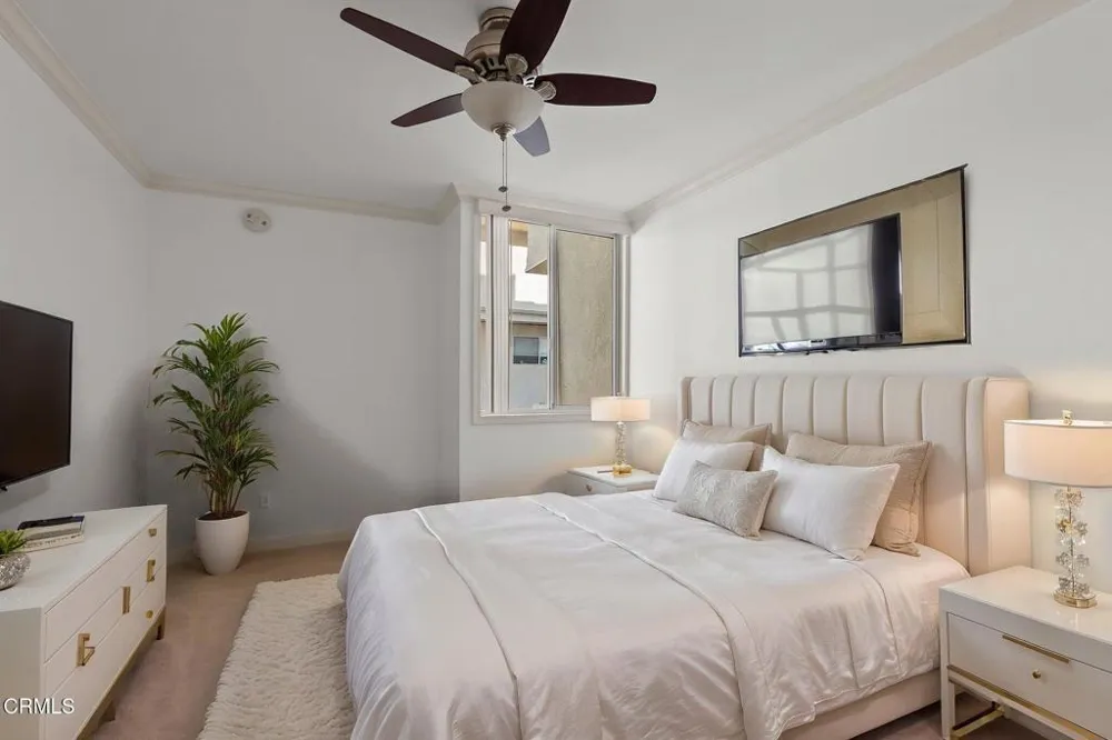 5325 Newcastle Avenue #126 Encino, CA 91316
