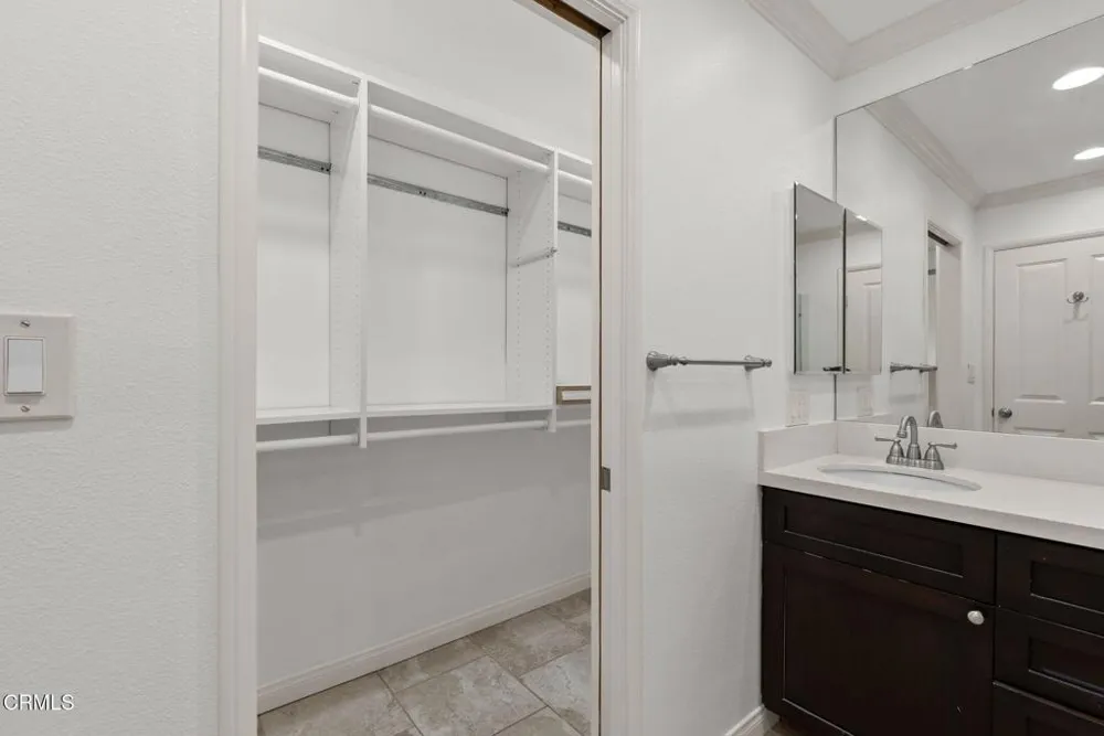 5325 Newcastle Avenue #126 Encino, CA 91316