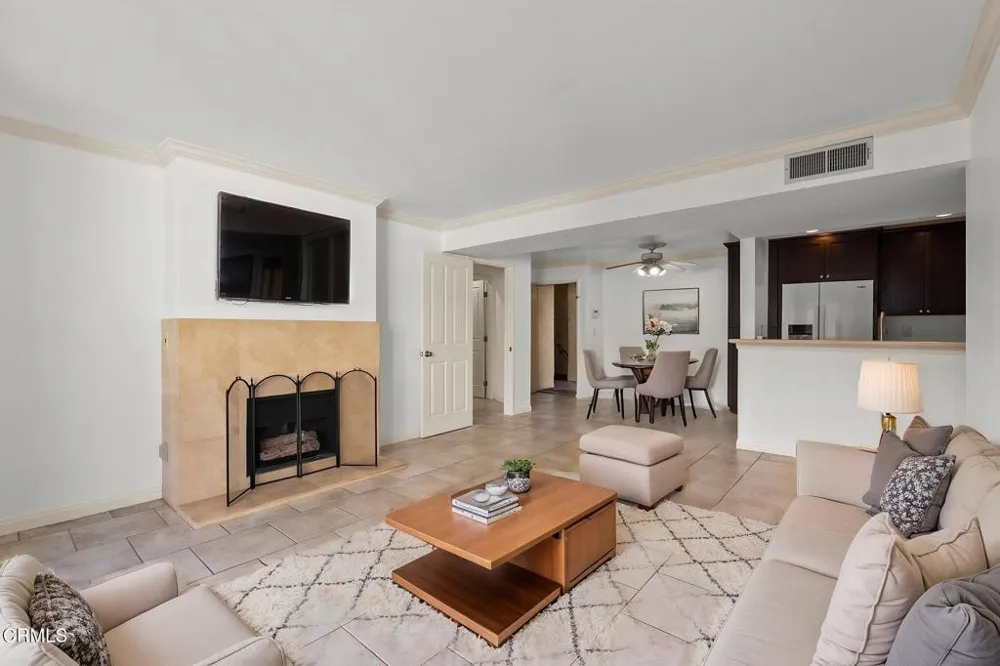 5325 Newcastle Avenue #126 Encino, CA 91316