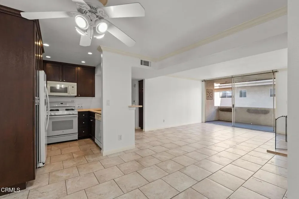 5325 Newcastle Avenue #126 Encino, CA 91316